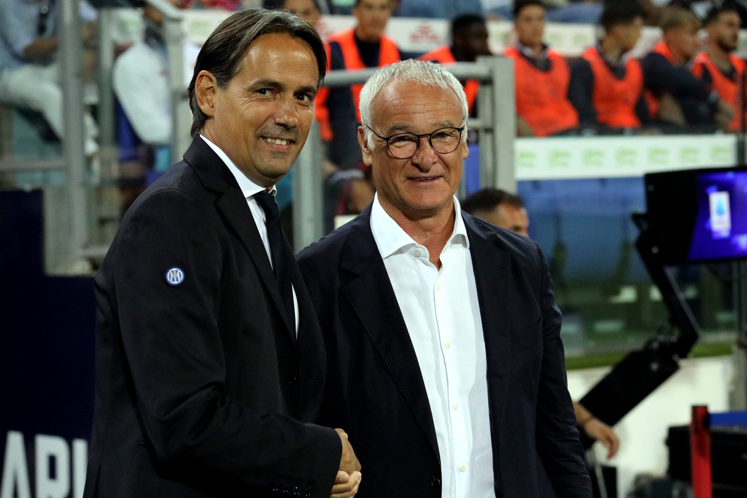 Simone Inzaghi e Claudio Ranieri in Cagliari-Inter di Serie A (Photo by Enrico Locci/Getty Images via OneFootball)