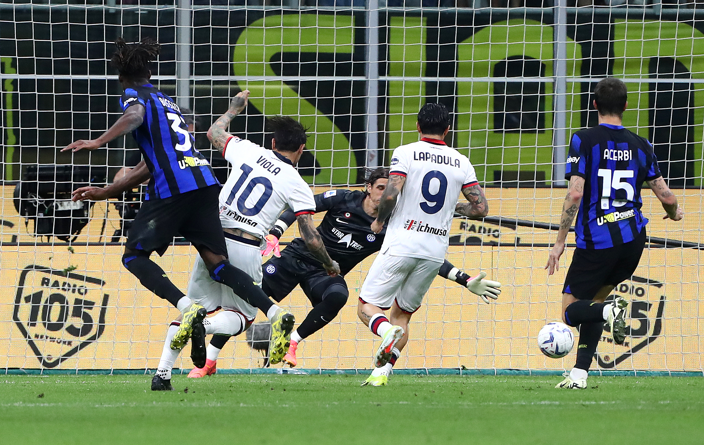 Nicolas Viola, Raffaele Lapadula, Yann Bisseck e Francesco Acerbi, Inter-Cagliari