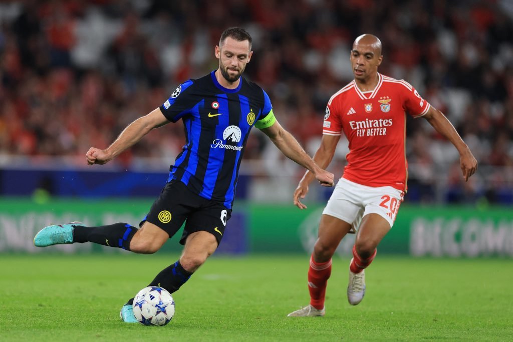 Joao Mario e Stefan de Vrij in Benfica-Inter