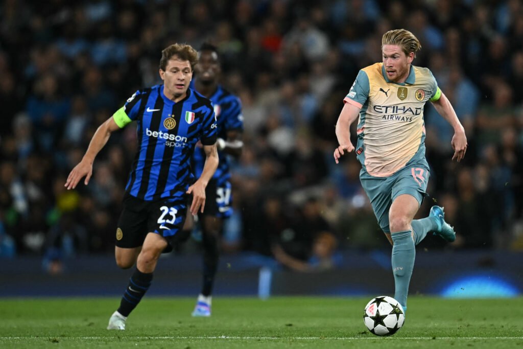 Nicolò Barella e Kevin de Bruyne in Manchester City-Inter