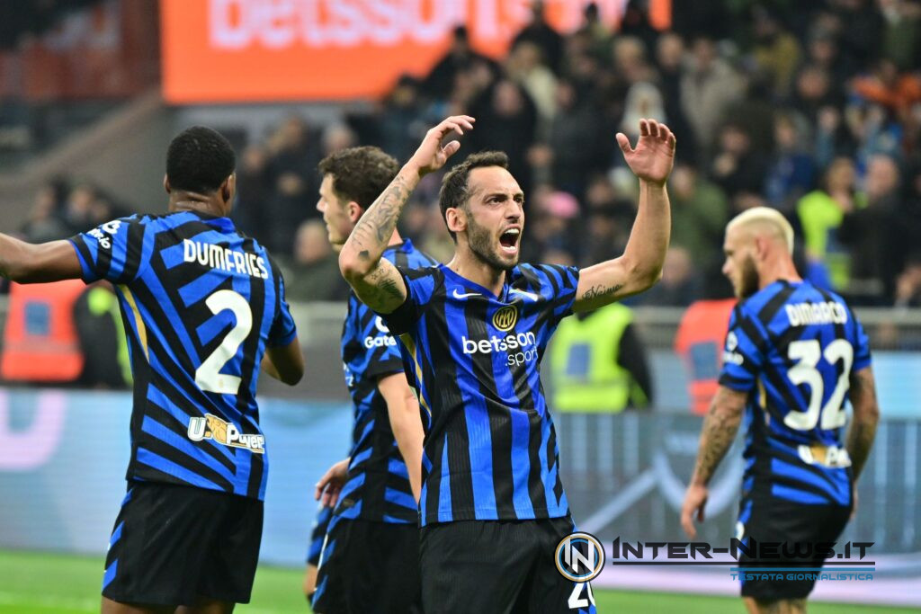 Hakan Calhanoglu esultanza in Inter-Napoli