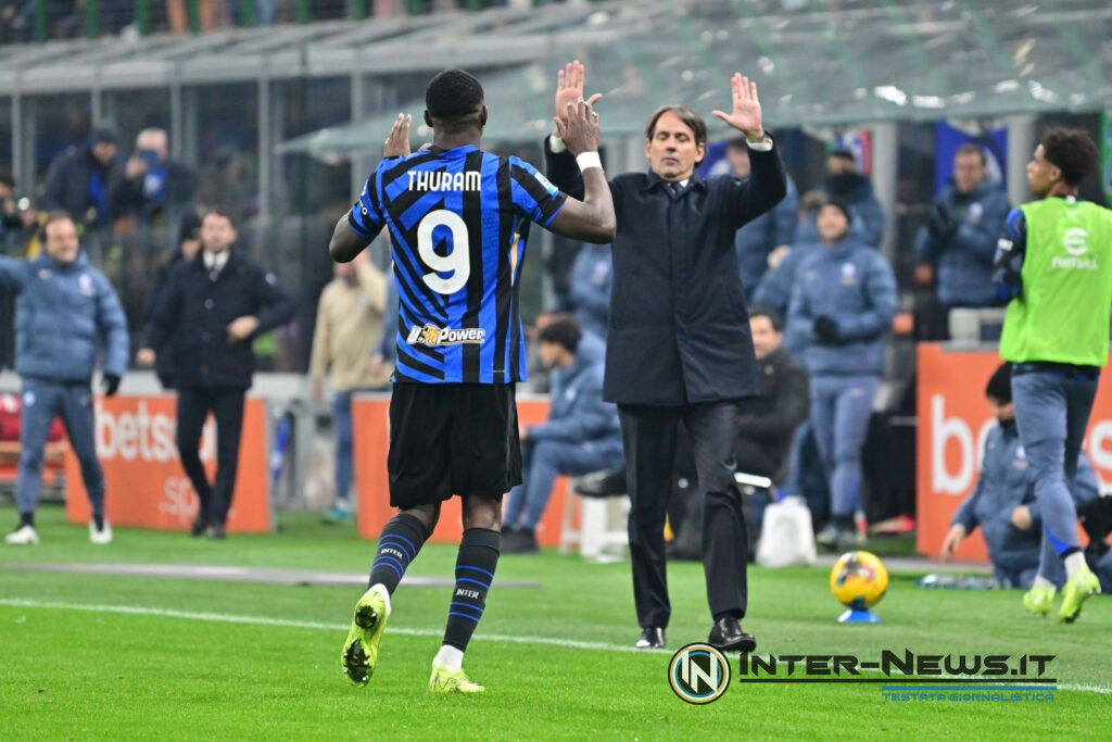 Simone Inzaghi esulta con Marcus Thuram dopo la rete del francese in Inter-Parma di Serie A (Photo by Tommaso Fimiano/Inter-News.it ©)