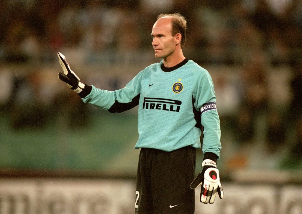 Marco Ballotta in maglia Inter da capitano