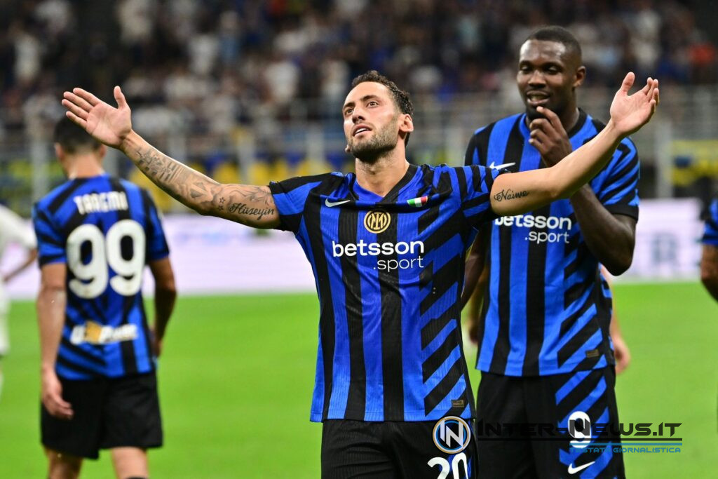 Hakan Calhanoglu e Marcus Thuram in Inter-Lecce di Serie A (Photo by Tommaso Fimiano/Inter-News.it ©)