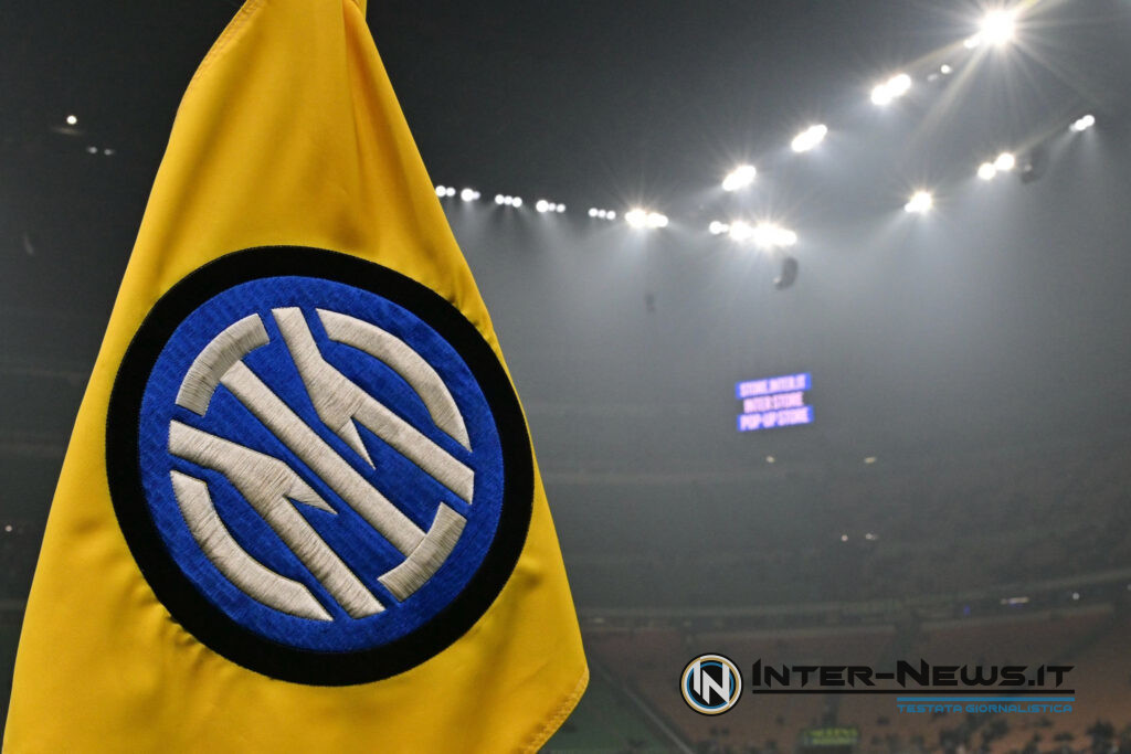 Bandierina con logo Inter a San Siro in occasione di Inter-Genoa di Serie A (Photo by Tommaso Fimiano/Inter-News.it ©)