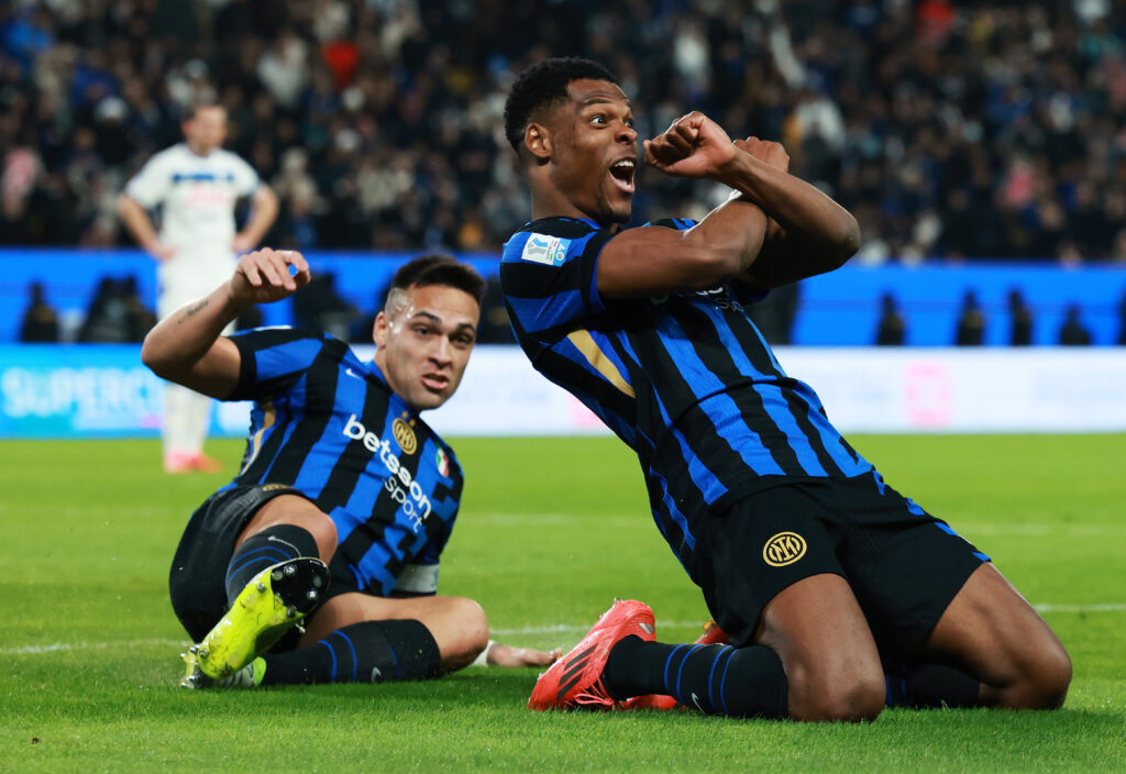 Denzel Dumfries e Lautaro Martinez in Inter-Atalanta di Supercoppa Italiana